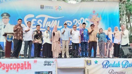 Dispusarda Metro Bedah Buku Karya Nomadeneria