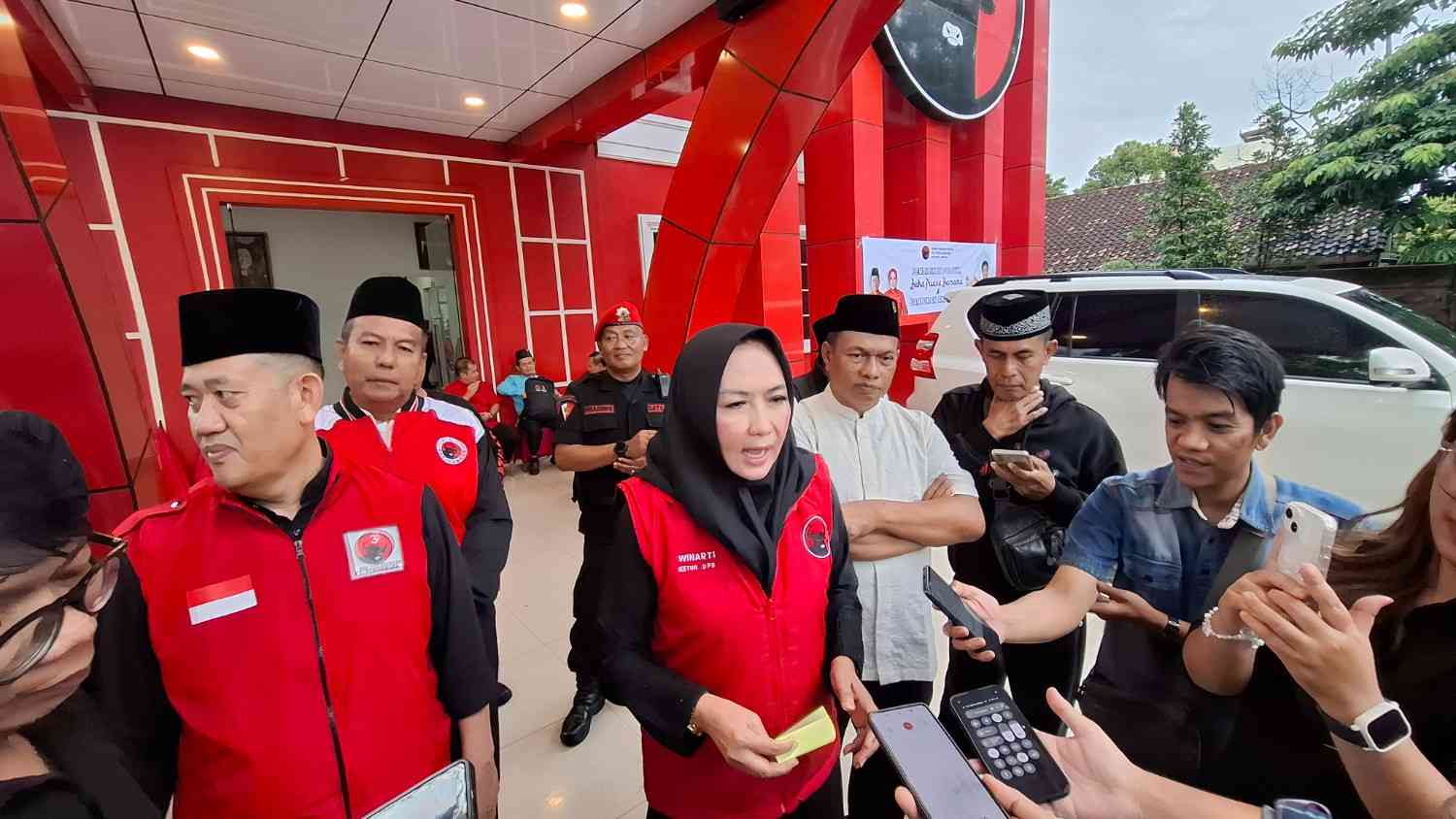 Momentum Nuzulul Quran, PDIP Lampung Bagi Takjil dan Santuni Anak Yatim di 3 Titik Kota