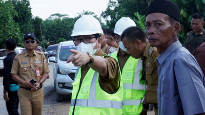 Hamartoni Kawal  Pembangunan Jalan Penghubung Tiga Kecamatan