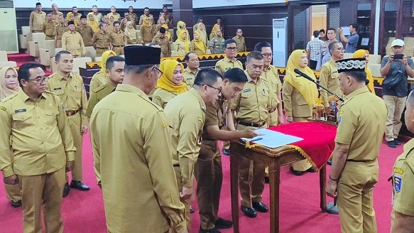 Walikota Metro Rombak Struktur Birokrasi