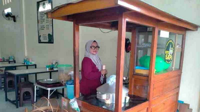 Cita Rasa Soto Kadipiro dan Pecel Siram Khas Yogya Hadir di Kotabumi