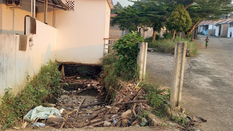 DLH Pesawaran Segera Tinjau Drainase Mampet di Perum Bina Mitra Bernung