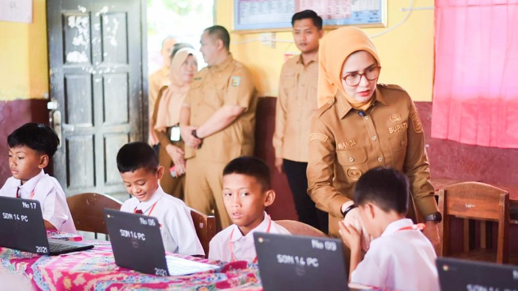 Bupati Pesawaran Ajak Pelajar Melek Teknologi