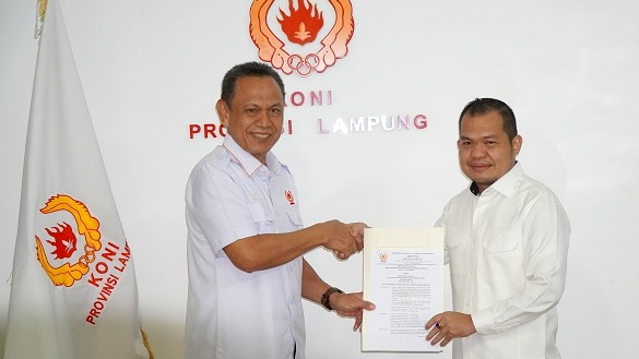 Serahkan SK KONI Mesuji, Taufik  Dorong Pembinaan Atlet Lebih Terarah