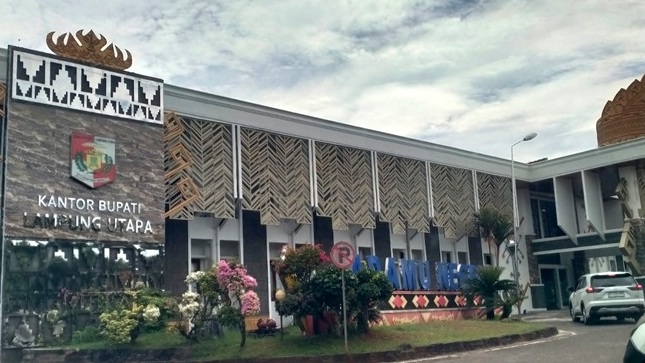 Pemkab Lampura Dililit Utang BUMD Mati