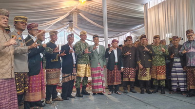 Angkon Muakhi Teguhkan Persatuan, Pangdam Radin Inten Sandang Gelar Raja Satria Negara