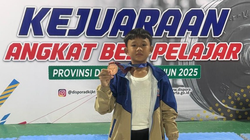 Lifter Pesawaran Boyong Perunggu Angkat Besi DKI Jakarta