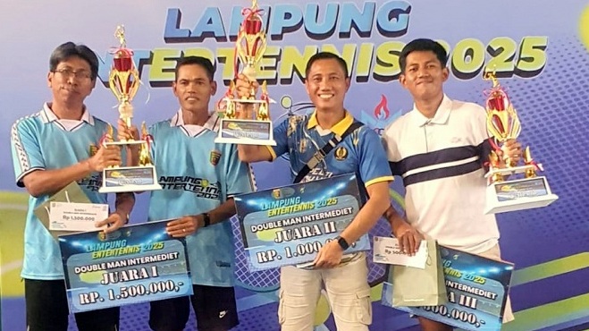 Ganda Putra Pemkab Waykanan Juara Dua Lampung Entertennis 2025