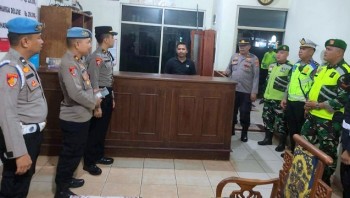 Razia Gabungan Sisir Tempat Hiburan Malam Di Lampura