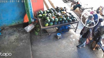 CCTV Ungkap Aksi Copet Rp22,7 Juta, Dua Pelaku Cuma Butuh 10 Detik