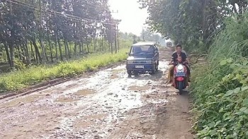 Jalan Kalicinta Potret Kusam Infrastruktur Lampura