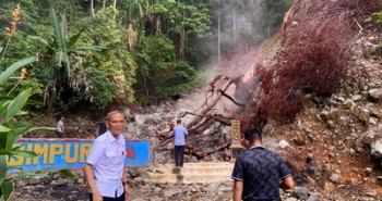 KONI Lampung Berburu Api PON Di Gunung Rajabasa